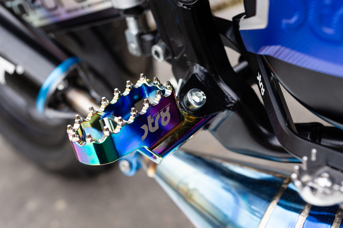 Footpegs STR8 MX Evo Sherco 50 CNC Neochrome (Set)