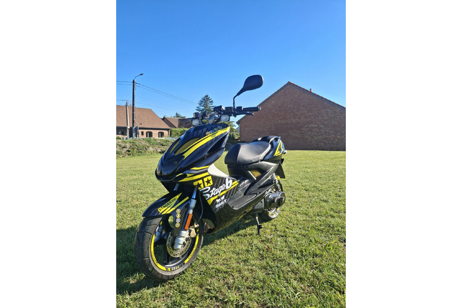 Kit d&eacute;co MBK Nitro avant 2013 Stage6 Jaune