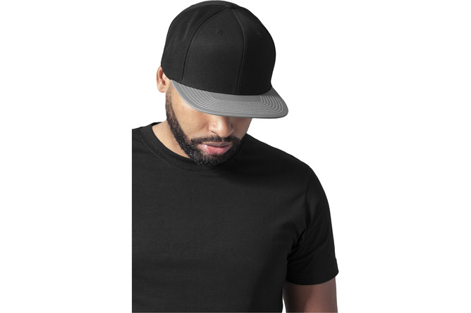 Snapback Cap Reflective Visor Flexfit negro/gris