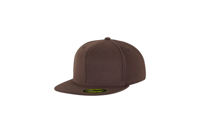 Snapback Cap Premium Fitted 210 Flexfit brown