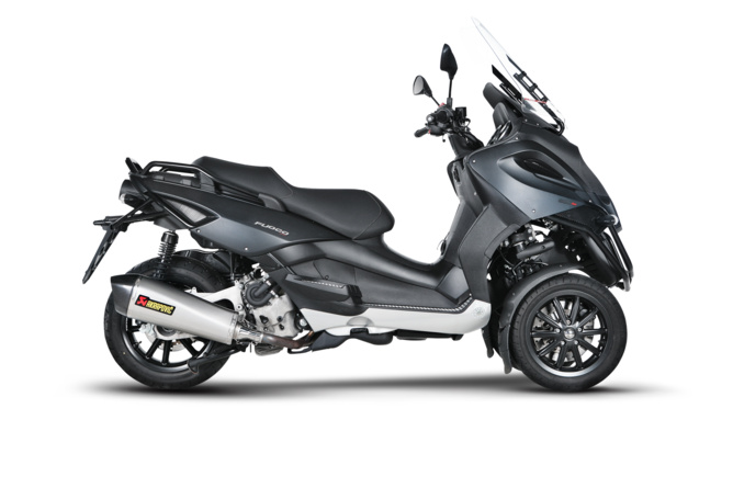 Silencieux Akrapovic Slip-On Piaggio MP3 LT et HPE 500