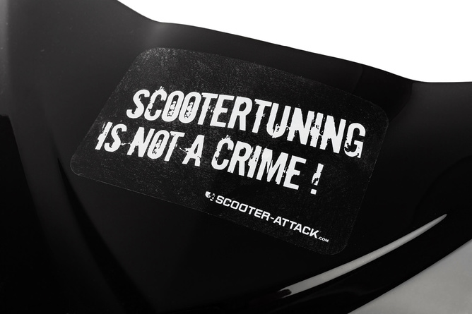 Pegatina "Scootertuning is not a crime" 11,5x8cm Blanco