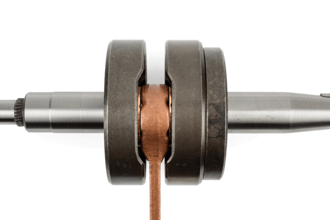 Kurbelwelle verst&auml;rkt MotoForce Peugeot liegend