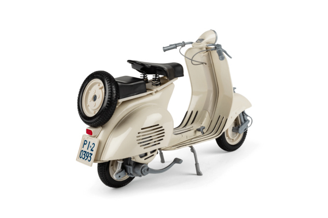 Vespa miniature modèle 150 VL1T crème 1/6