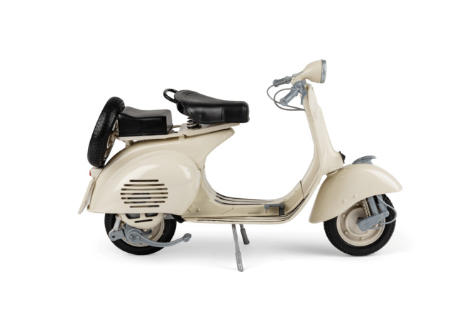 Modelo Miniatura Vespa 150 VL1T Crema 1:6