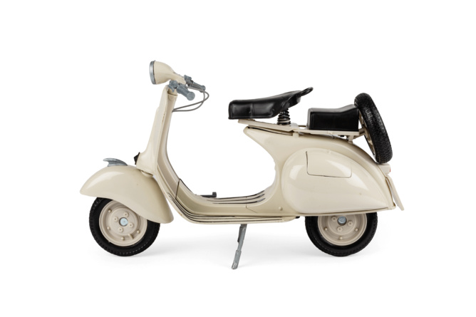 Vespa miniature modèle 150 VL1T crème 1/6