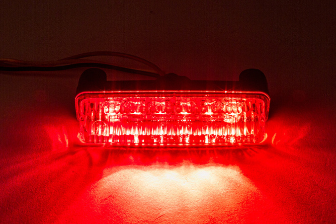 Piloto LED Universal Fijación Vertical Rojo