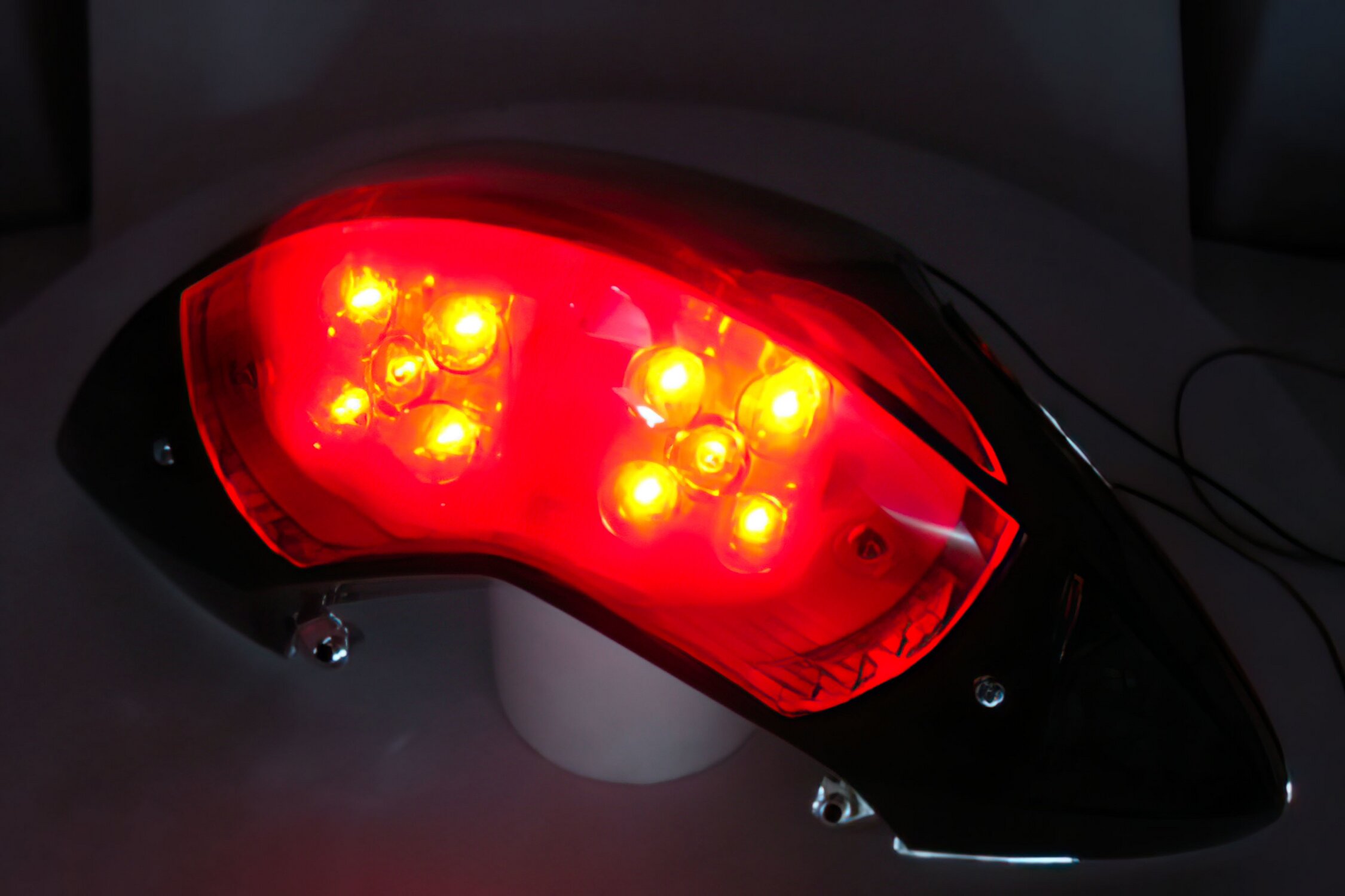 Cabochon Feu Arrière Rouge Adaptable MBK 50 Booster 2004>/Yamaha 50 BW S 2004